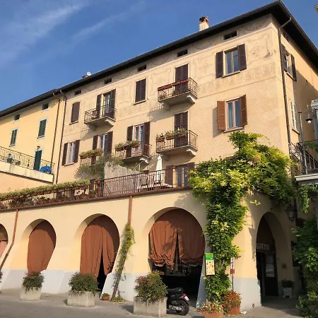 アパート La Terrazza Cavour By Wonderful Italy *